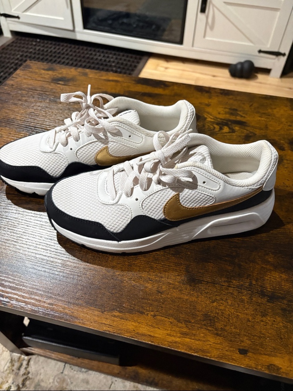 Nike Women's White and Black Athletic Sneakers - Picture 4 of 8